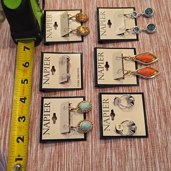 NAPIER BRAND WOMENS FASHION JEWELRY PIERCED EARRINGS BUNDLE OF 6 PAIRS - Picture 9 of 12